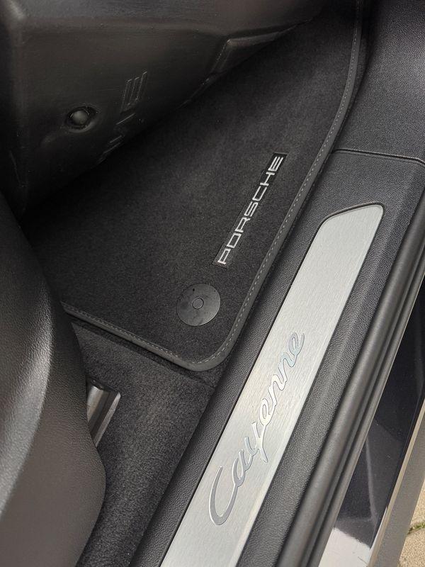 Car Thumb